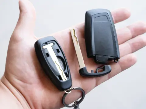 Jak naładować kluczyk bmw e60 i uniknąć problemów z baterią