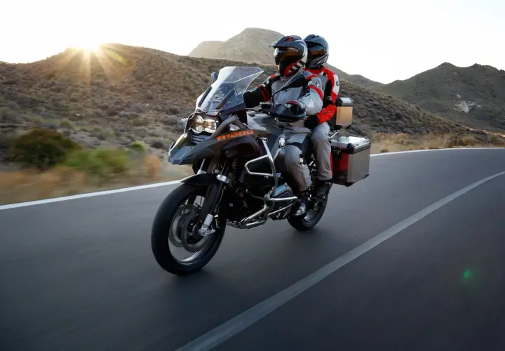 BMW R 1200 GS – mocny motocykl na długie trasy z wyjątkowym komfortem
