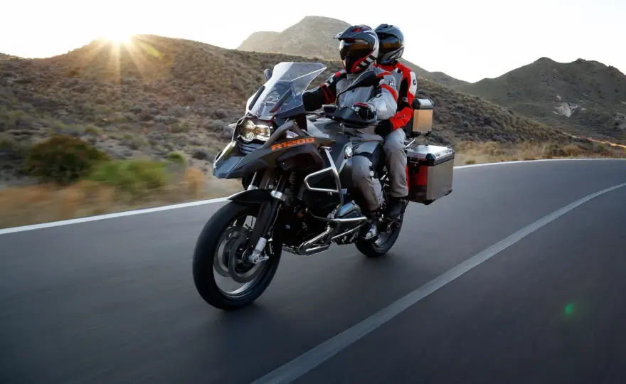BMW R 1200 GS – mocny motocykl na długie trasy z wyjątkowym komfortem