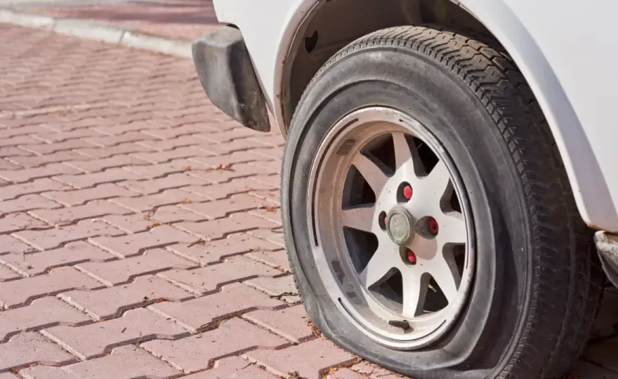 Jak zdjąć oponę z felgi bez uszkodzeń - Instrukcja krok po kroku