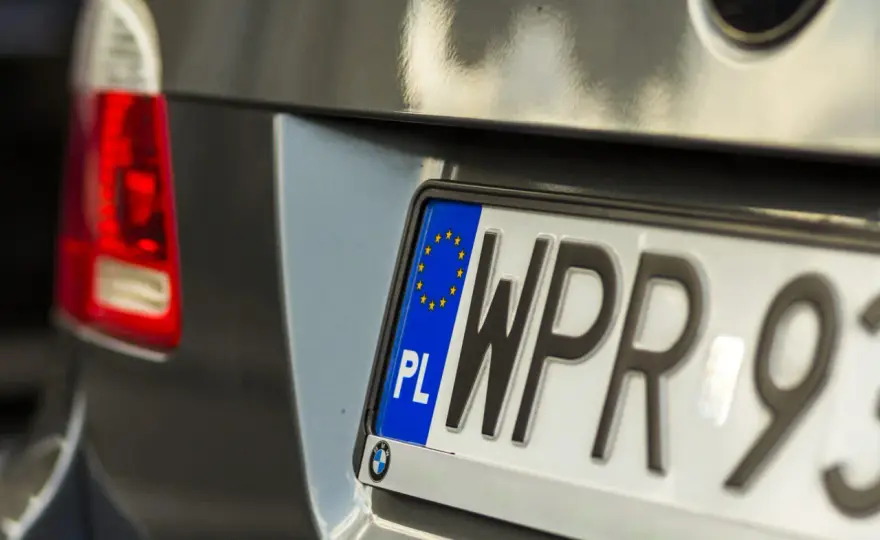 Sprawdzanie auta po numerze rejestracyjnym - Czy tablica wystarczy?