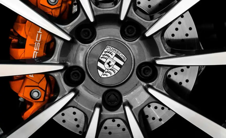 Koń w logo - Jakie to auto? Rozpoznaj Ferrari, Mustanga i Porsche